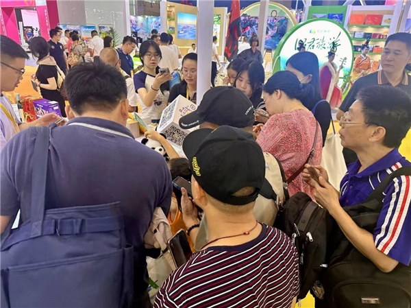 成渝文旅再携手 巴蜀风韵闪耀2025广州国际旅游展览会 新闻资讯 第2张