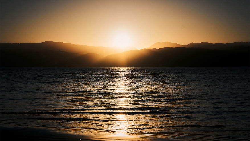 麦卡伦发布焕新2025版 礼赞新年的首缕阳光,缔造佳节赠礼的理想之选 新闻资讯 第2张 麦卡伦发布焕新2025版 礼赞新年的首缕阳光,缔造佳节赠礼的理想之选 新闻资讯 第2张