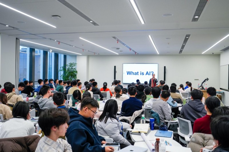 香港科技大学“卓越先修计划”首登上海 ，“AI实践力”冬令营引领上百名高中生沉浸AI实战 新闻资讯 第4张